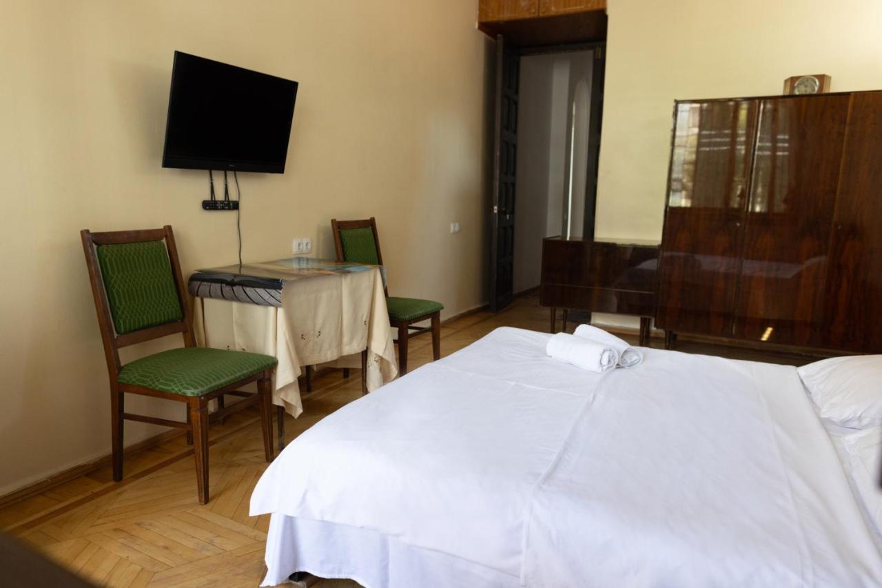 Wine House Hotel Tbilisi Bagian luar foto