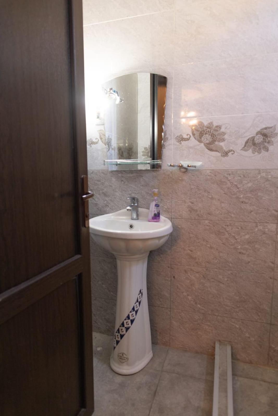 Wine House Hotel Tbilisi Bagian luar foto