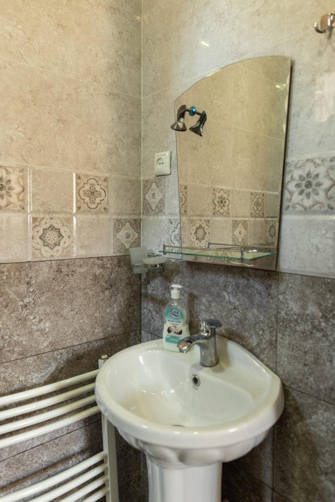 Wine House Hotel Tbilisi Bagian luar foto
