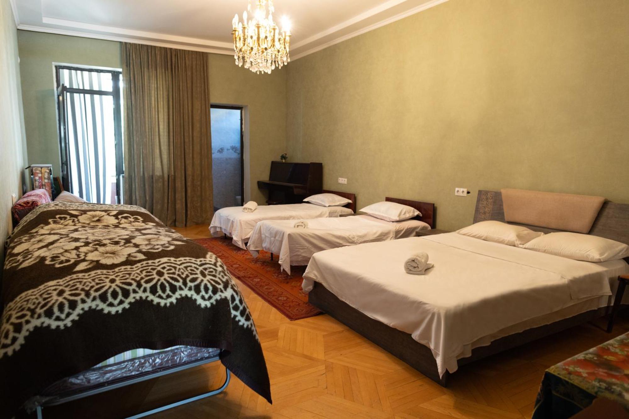Wine House Hotel Tbilisi Ruang foto